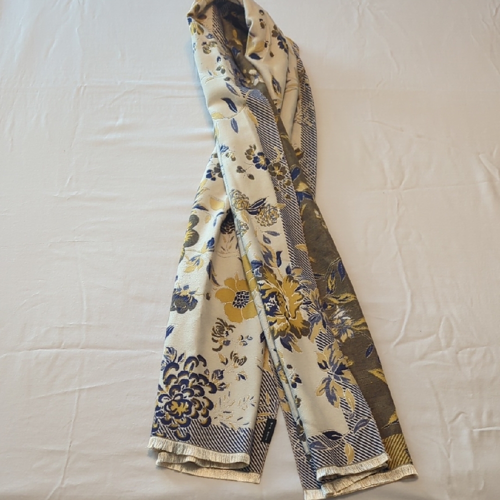 Chic Floral Scarf with Blue and Gold Accents